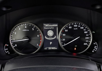 Подержанный автомобиль Lexus NX 2018 года (16 фото)