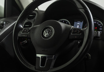 Подержанный автомобиль Volkswagen Tiguan 2011 года (10 фото)
