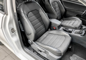 Подержанный автомобиль Volkswagen Golf Hatchback 2014 года (21 фото)