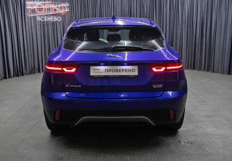 Подержанный автомобиль Jaguar E-Pace 2018 года (6 фото)