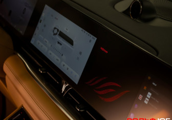 Подержанный автомобиль Voyah Dream 2023 года (27 фото)