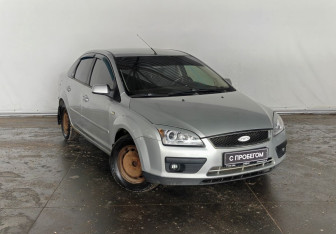 Подержанный автомобиль Ford Focus Sedan 2005 года (3 фото)