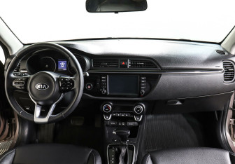 Подержанный автомобиль Kia Rio Sedan 2019 года (10 фото)