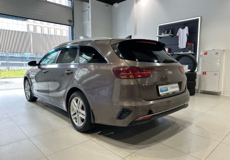 Подержанный автомобиль Kia Ceed Wagon 2019 года (6 фото)