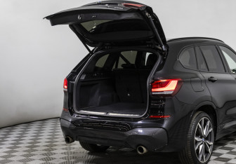 Подержанный автомобиль BMW X1 2019 года (15 фото)