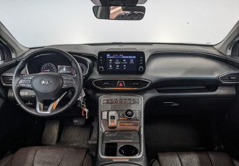 Подержанный автомобиль Hyundai Santa Fe 2021 года (14 фото)