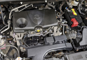 Подержанный автомобиль Toyota RAV4 2021 года (9 фото)