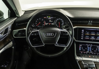 Подержанный автомобиль Audi A6 Sedan 2019 года (12 фото)