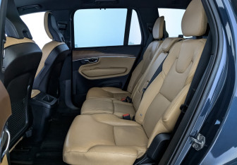 Подержанный автомобиль Volvo XC90 2018 года (18 фото)
