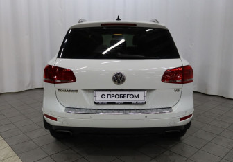 Подержанный автомобиль Volkswagen Touareg 2012 года (5 фото)