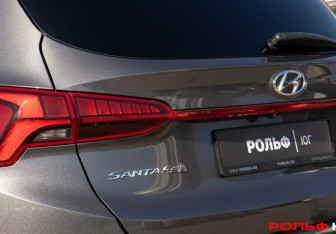 Подержанный автомобиль Hyundai Santa Fe 2021 года (25 фото)