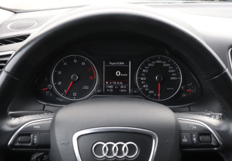 Подержанный автомобиль Audi Q5 2016 года (11 фото)
