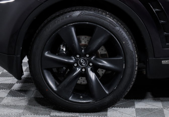 Подержанный автомобиль Infiniti QX70 2017 года (15 фото)