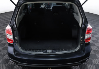 Подержанный автомобиль Subaru Forester Suv 2012 года (9 фото)