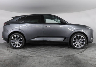 Подержанный автомобиль Changan UNI-K 2023 года (4 фото)