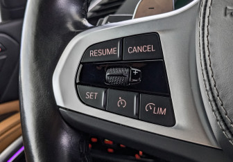 Подержанный автомобиль BMW X6 2022 года (28 фото)