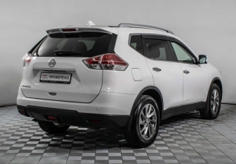 Подержанный автомобиль Nissan X-Trail 2017 года (5 фото)