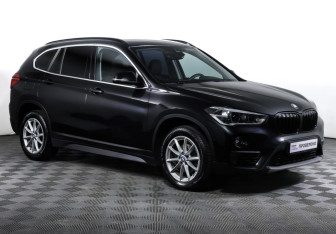 Подержанный автомобиль BMW X1 2018 года (3 фото)