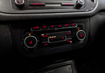 Подержанный автомобиль Volkswagen Tiguan 2014 года (27 фото)