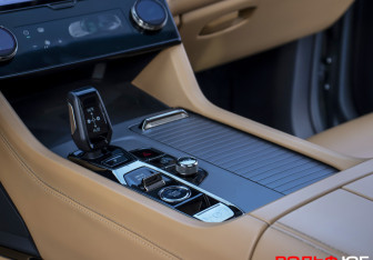 Подержанный автомобиль Lynk&Co 09 2022 года (16 фото)