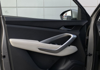 Подержанный автомобиль Chevrolet Captiva 2022 года (19 фото)