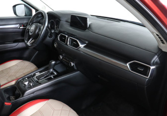Подержанный автомобиль Mazda CX-5 2018 года (10 фото)