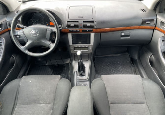 Подержанный автомобиль Toyota Avensis Sedan 2007 года (10 фото)