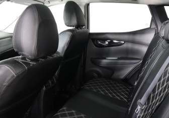 Подержанный автомобиль Nissan Qashqai 2021 года (12 фото)