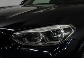 Подержанный автомобиль BMW X3 2017 года (8 фото)