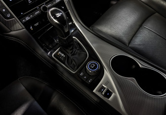 Подержанный автомобиль Infiniti Q50 2017 года (27 фото)