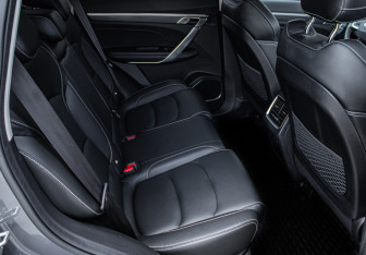 Подержанный автомобиль Geely Atlas Pro 2022 года (8 фото)