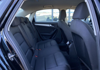 Подержанный автомобиль Audi A4 Sedan 2010 года (21 фото)