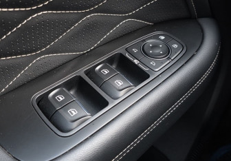 Подержанный автомобиль Tank 300 2023 года (16 фото)