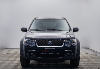Подержанный автомобиль Suzuki Grand Vitara 2007 года (8 фото)