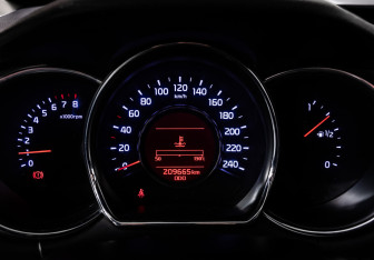 Подержанный автомобиль Kia Ceed Wagon 2014 года (11 фото)