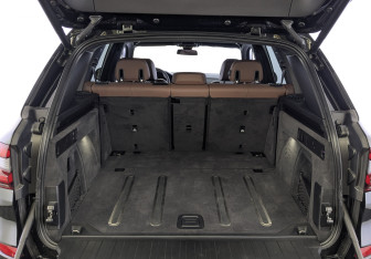 Подержанный автомобиль BMW X5 2022 года (10 фото)