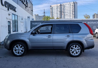 Подержанный автомобиль Nissan X-Trail 2011 года (8 фото)