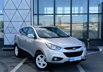 Подержанный автомобиль Hyundai ix35 2012 года (3 фото)