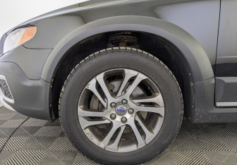 Подержанный автомобиль Volvo XC70 2011 года (12 фото)