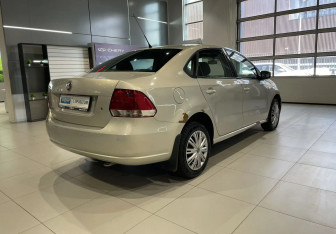 Подержанный автомобиль Volkswagen Polo Sedan 2011 года (4 фото)