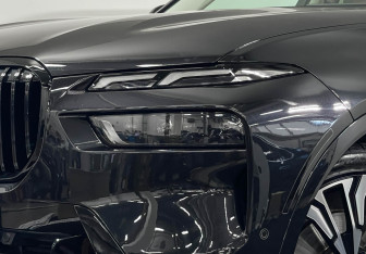 Подержанный автомобиль BMW X7 2022 года (8 фото)