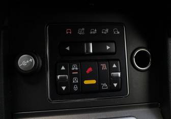 Подержанный автомобиль Land Rover Discovery 2013 года (19 фото)