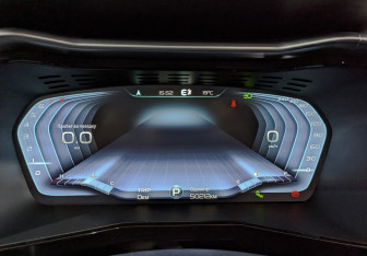 Подержанный автомобиль Geely Tugella 2023 года (16 фото)