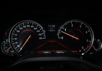 Подержанный автомобиль BMW X3 2017 года (16 фото)