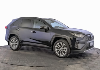 Подержанный автомобиль Toyota RAV4 2022 года (3 фото)