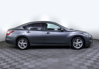 Подержанный автомобиль Nissan Teana 2014 года (4 фото)