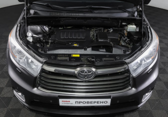 Подержанный автомобиль Toyota Highlander 2014 года (9 фото)