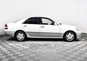 Подержанный автомобиль Toyota Mark II Sedan 2001 года (4 фото)