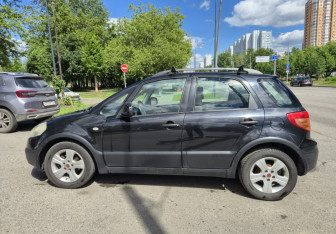 Подержанный автомобиль Fiat Sedici 2008 года (8 фото)