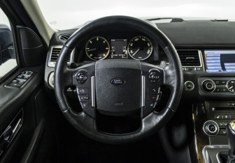 Подержанный автомобиль Land Rover Range Rover Sport 2010 года (12 фото)